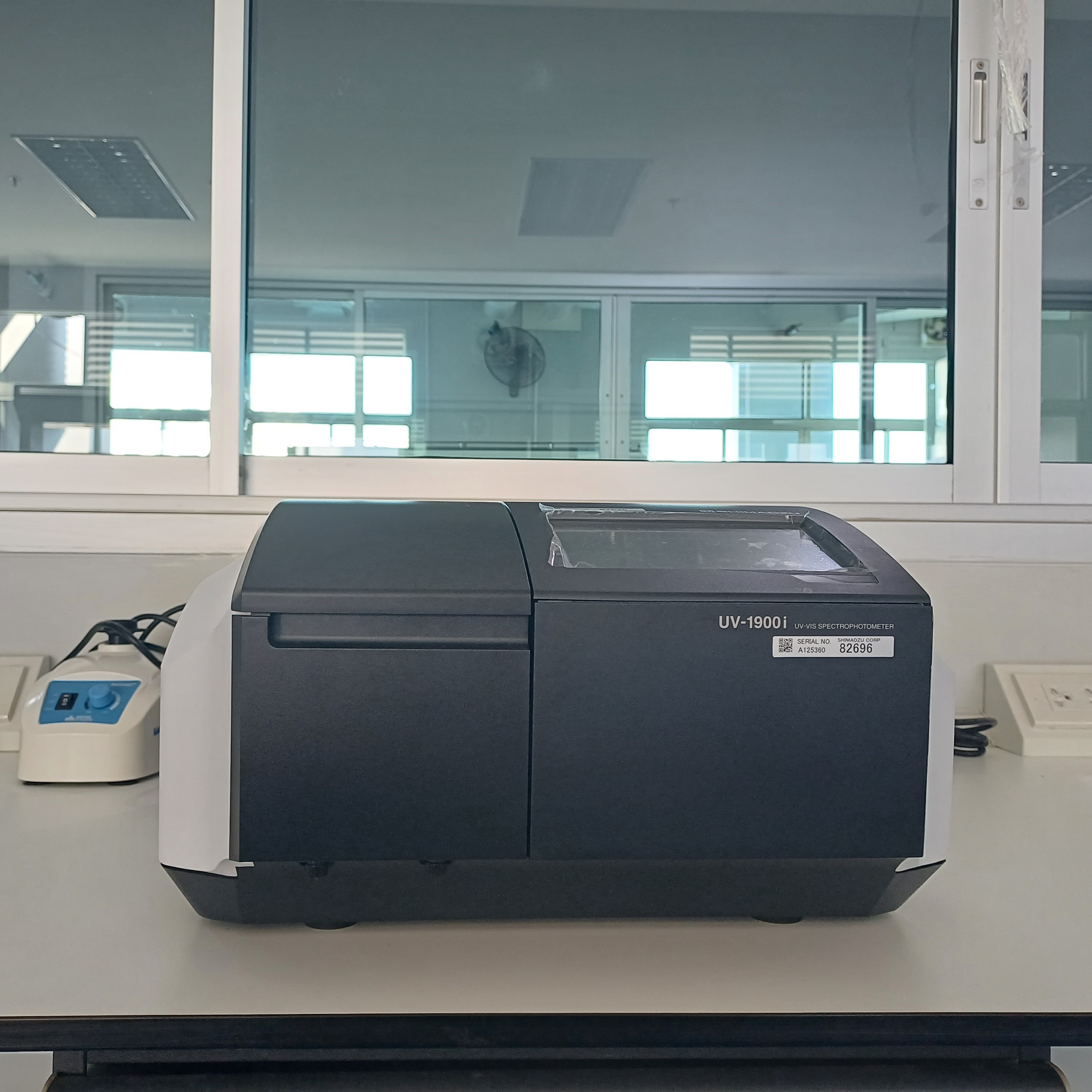 UV-Visible Spectrophotometer 8